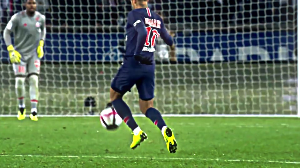 科莫5-1大胜都灵，阿达伊梅开二度，巴图里纳破门（阿达伊双响巴图里纳破门，科莫5-1横扫都灵）