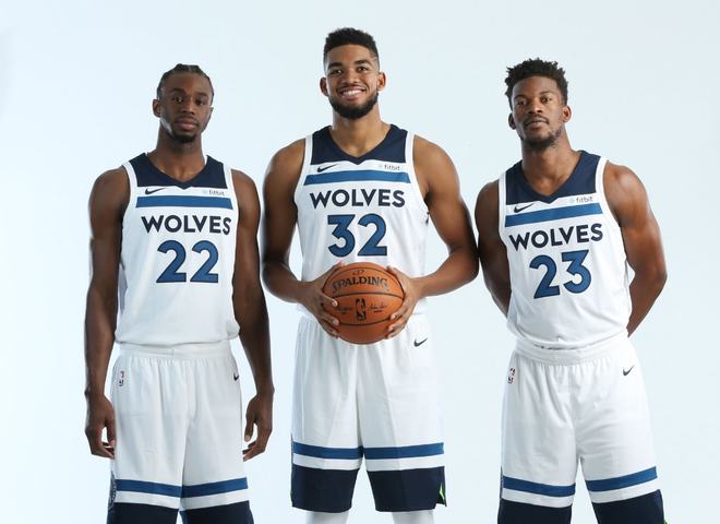 中国最孤独的奥运冠军：夺金后教练离场，几乎无人庆祝，背后原因曝光（中国最孤独的奥运冠军：夺冠瞬间教练离开，庆祝寥寥，原因揭晓）