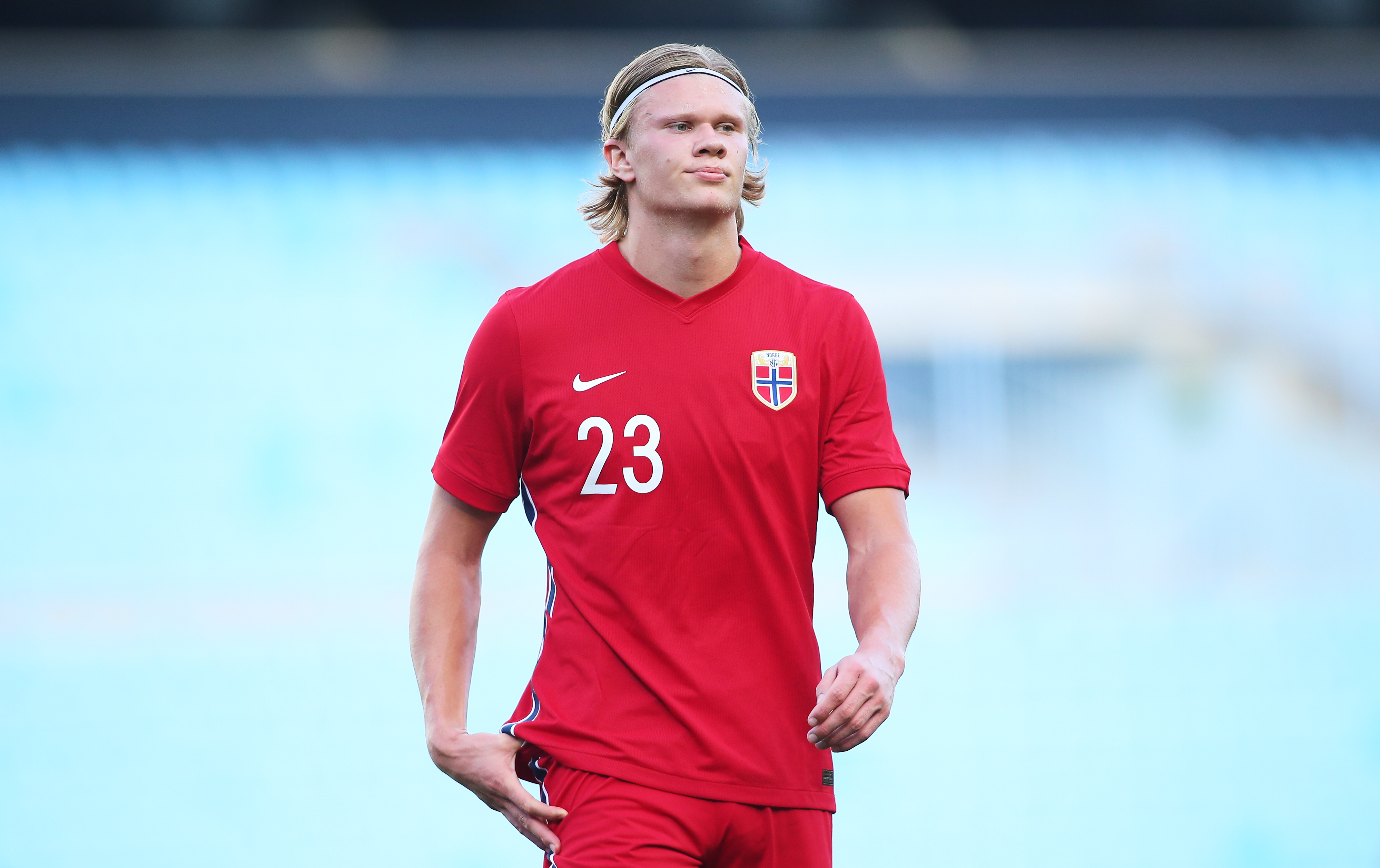 斯洛文尼亚主帅：奥布拉克感到不适，将缺席与瑞典的比赛（斯洛文尼亚主帅确认：奥布拉克身体不适，无缘对阵瑞典）