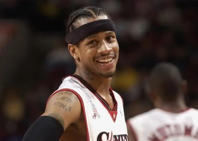 全队为他让出最佳出手机会（全员为他腾出最优出手空间）