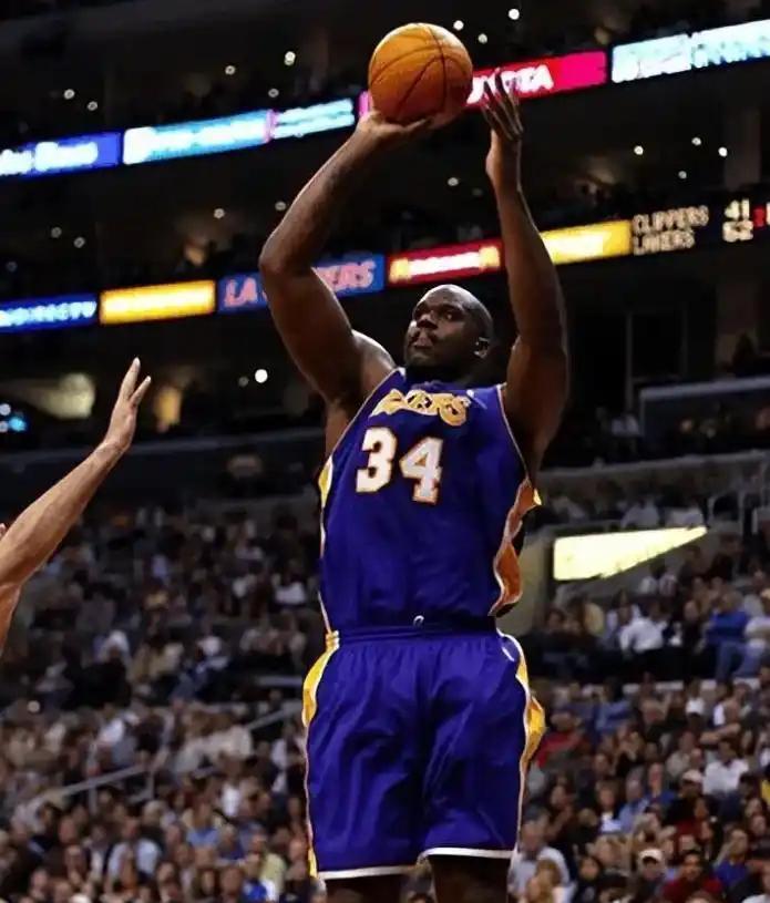 给力新援，加布里埃尔租借加盟海港，贡献11球5助攻（海港租借引进加布里埃尔：11球5助展现高效）